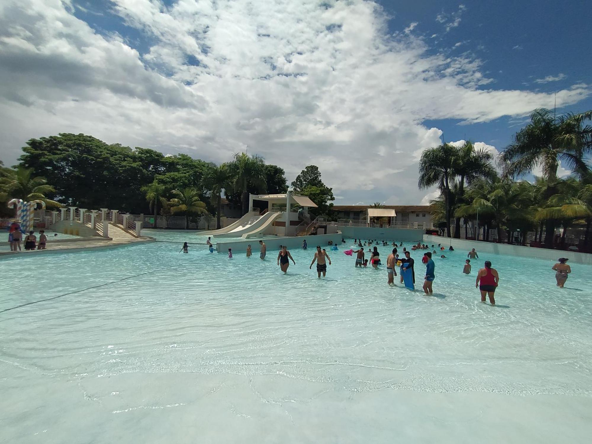 Lacqua Diroma, Mais Parque Acquatico Com Piscina De Ondas Калдас Новас Екстериор снимка